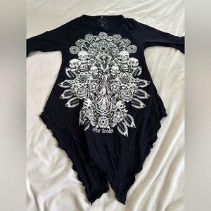 NWT black skull graphic 3/4 sleeve shirt
